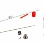 Set za nadzor razreza sa alatima za zrak, uključujući cijevi, filtere i mlaznice za preciznu obradu zraka.