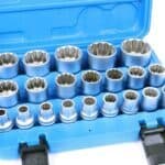 Set profesionalnih uhvaćaljki za točkove i valjke, u plavom kućištu, učinkoviti alati za auto servis i popravke.