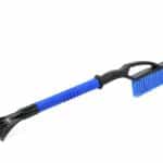 Ekstra snažna četka za čišćenje s plavim čekinjama i ergonomski ručkom za profesionalnu upotrebu.