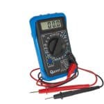 Digitalni multimetar za električne uređaje i mjerne sustave.